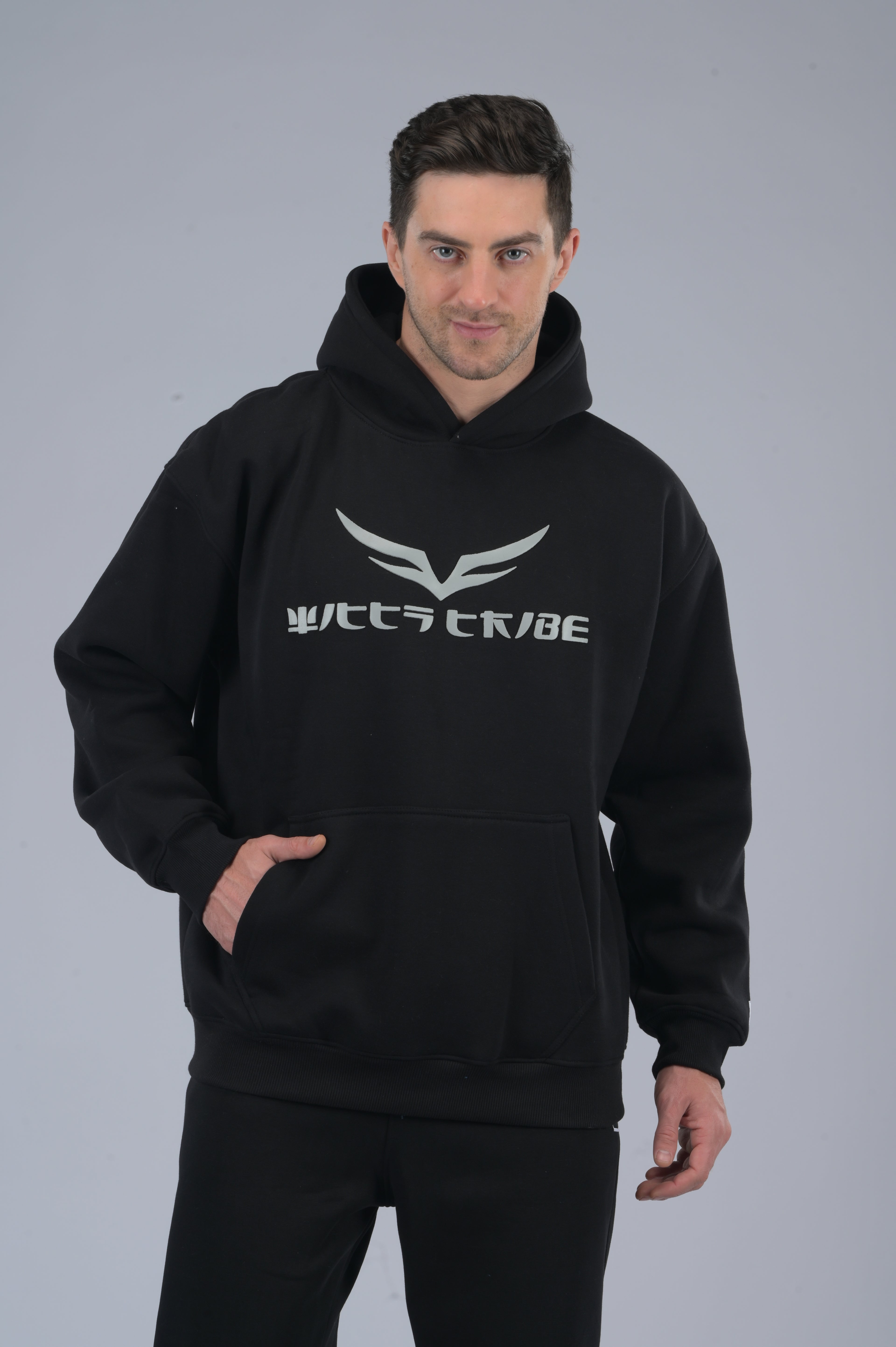 OVERSIZED BLACK HOODIE